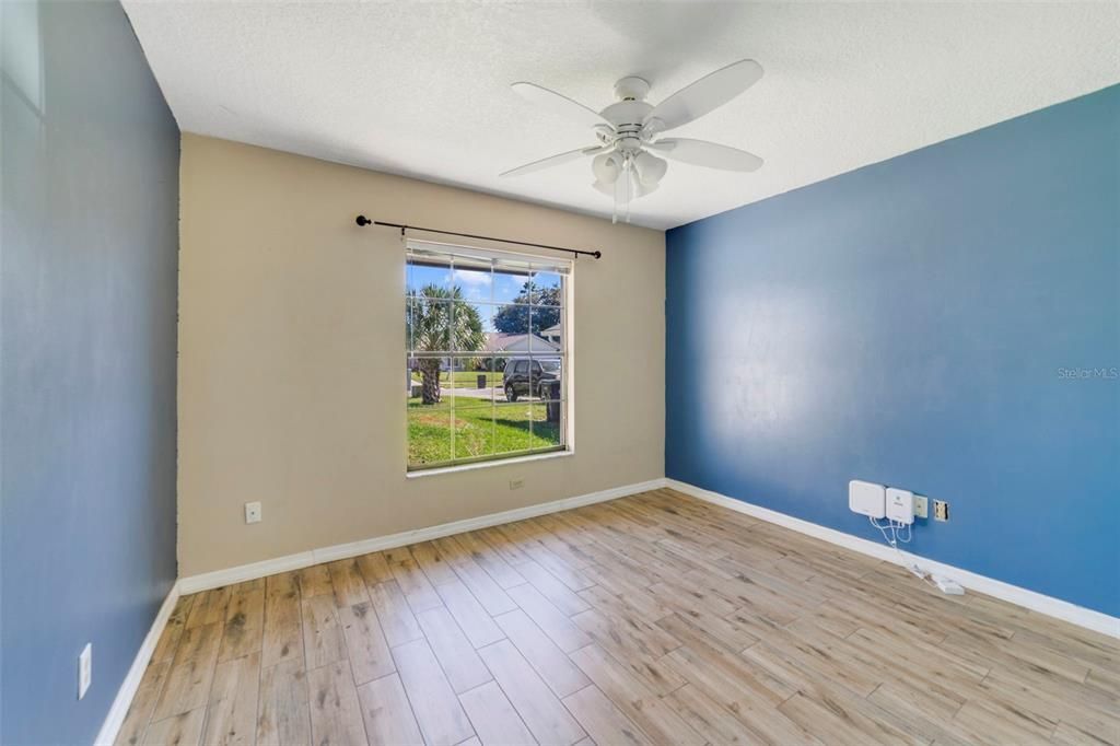 For Sale: $274,900 (2 beds, 2 baths, 1093 Square Feet)