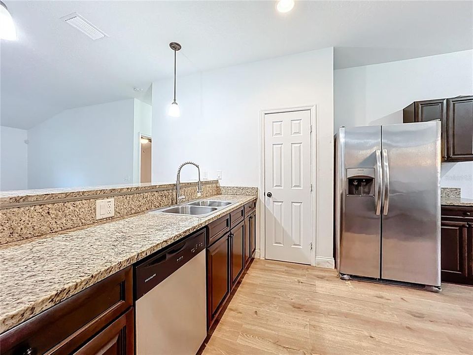 For Sale: $355,000 (4 beds, 2 baths, 1591 Square Feet)