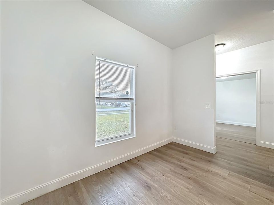 For Sale: $355,000 (4 beds, 2 baths, 1591 Square Feet)