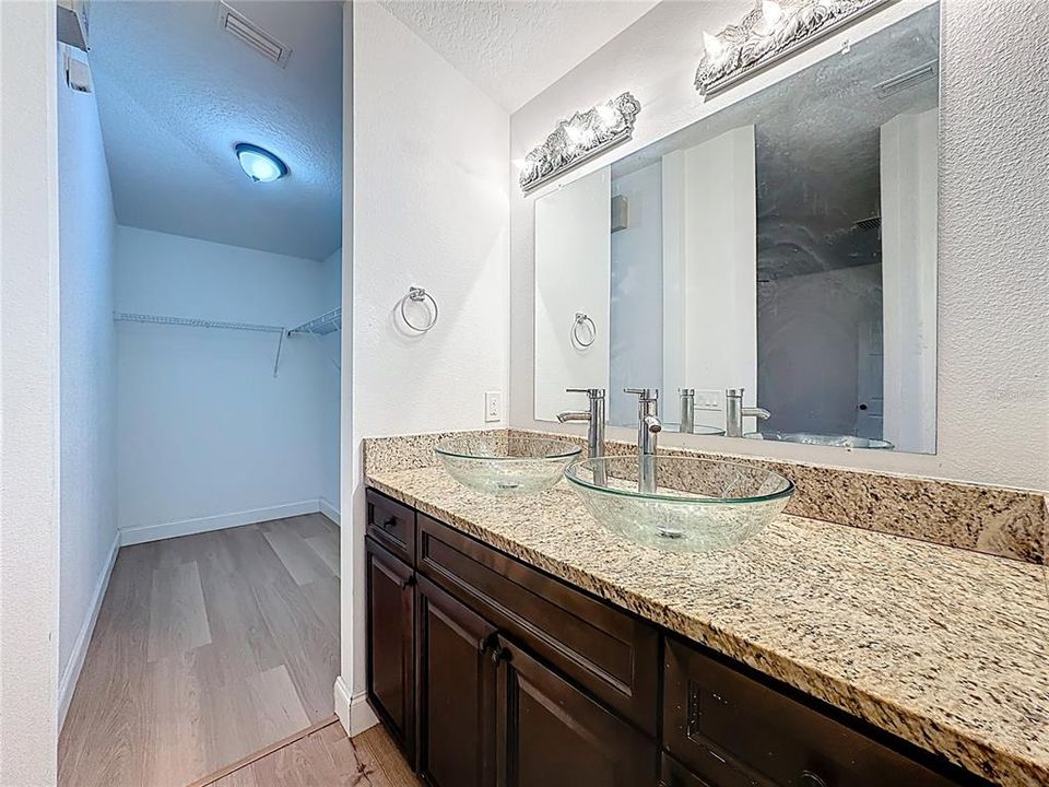 For Sale: $355,000 (4 beds, 2 baths, 1591 Square Feet)