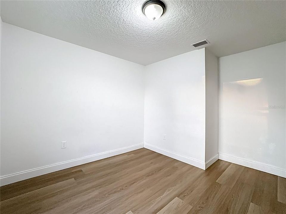 For Sale: $355,000 (4 beds, 2 baths, 1591 Square Feet)