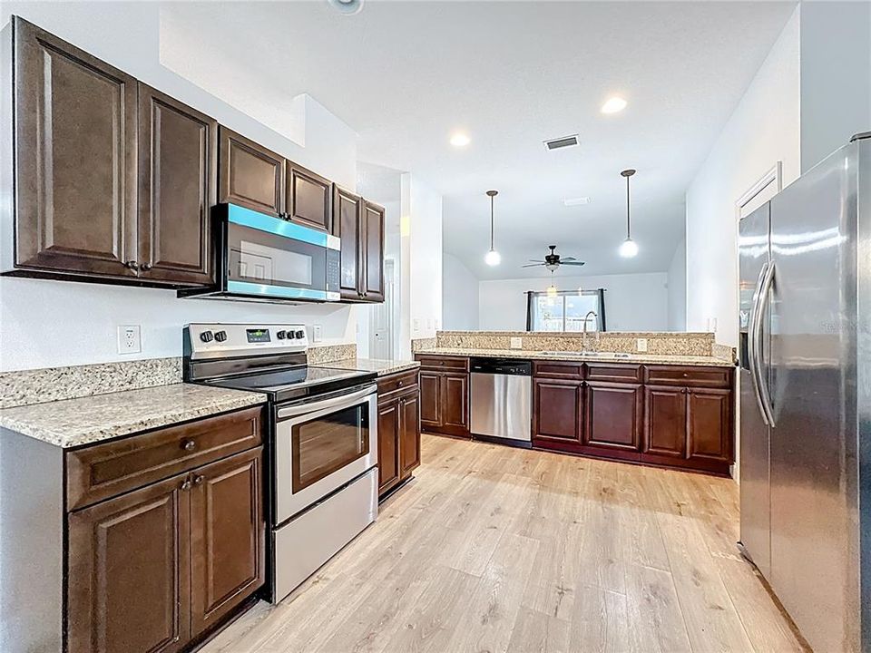 For Sale: $355,000 (4 beds, 2 baths, 1591 Square Feet)