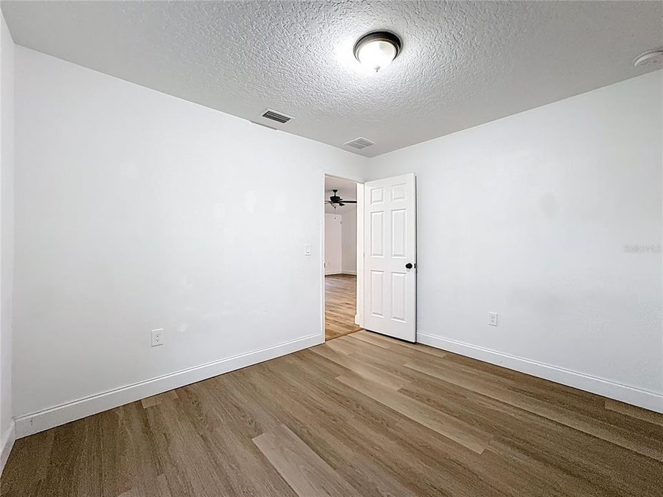 For Sale: $355,000 (4 beds, 2 baths, 1591 Square Feet)