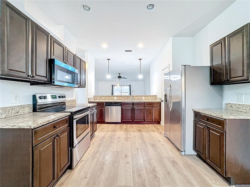 For Sale: $355,000 (4 beds, 2 baths, 1591 Square Feet)