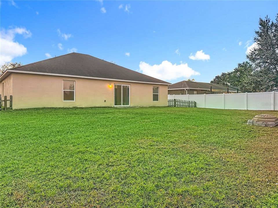 For Sale: $355,000 (4 beds, 2 baths, 1591 Square Feet)