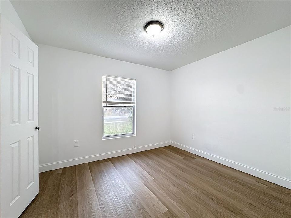 For Sale: $355,000 (4 beds, 2 baths, 1591 Square Feet)