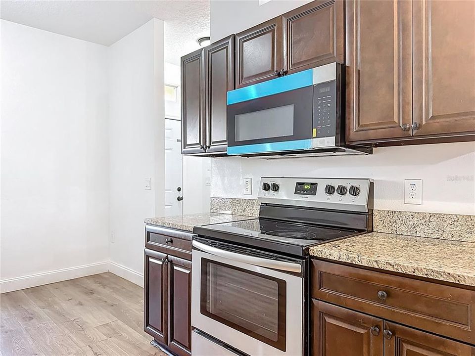 For Sale: $355,000 (4 beds, 2 baths, 1591 Square Feet)
