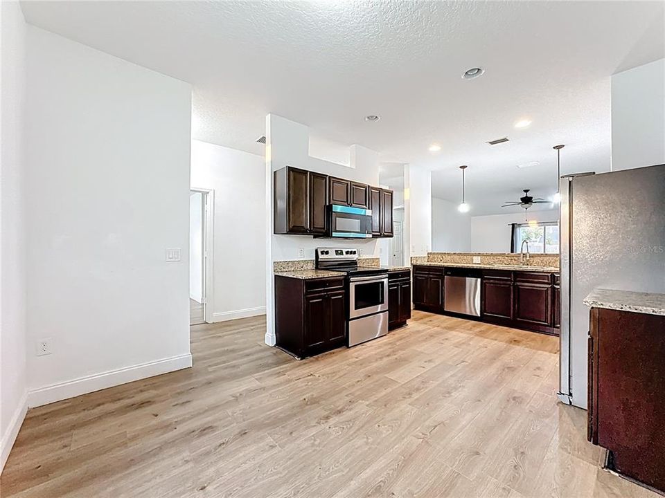 For Sale: $355,000 (4 beds, 2 baths, 1591 Square Feet)