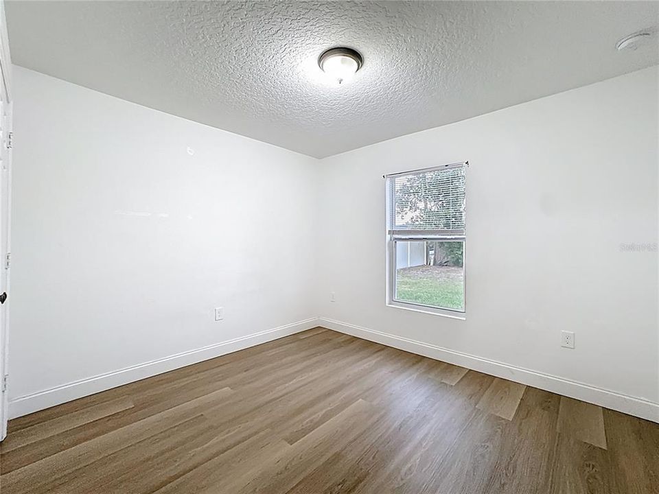 For Sale: $355,000 (4 beds, 2 baths, 1591 Square Feet)