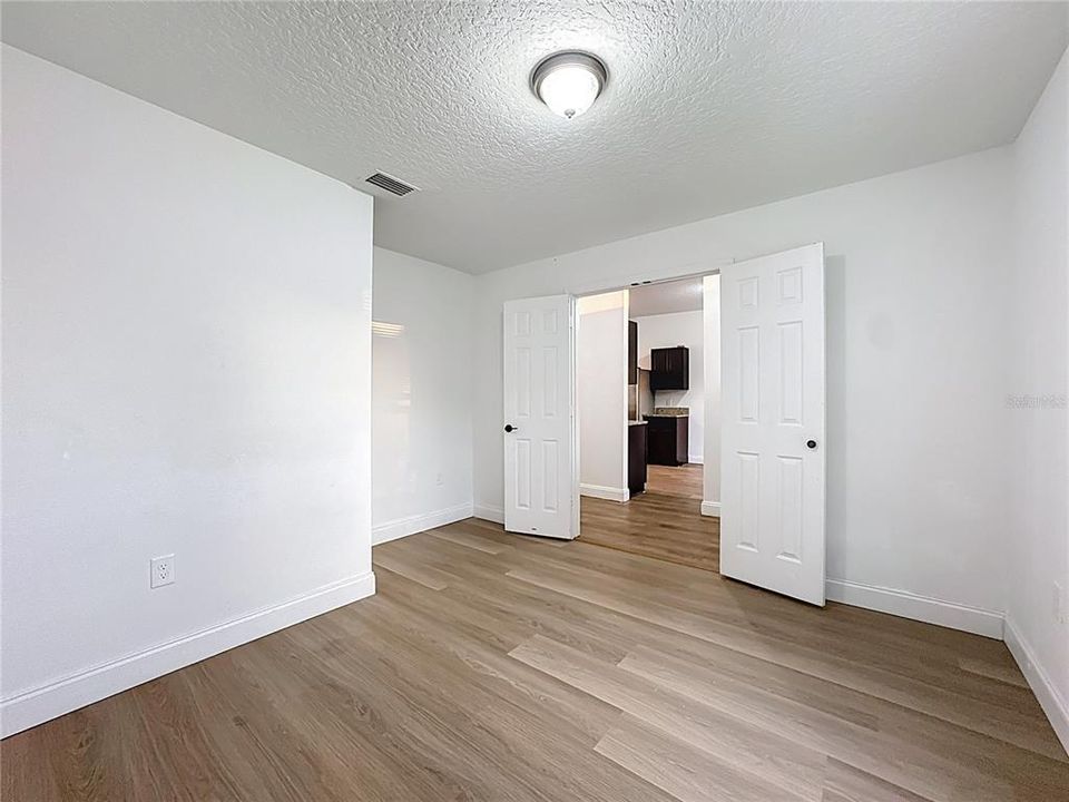 For Sale: $355,000 (4 beds, 2 baths, 1591 Square Feet)