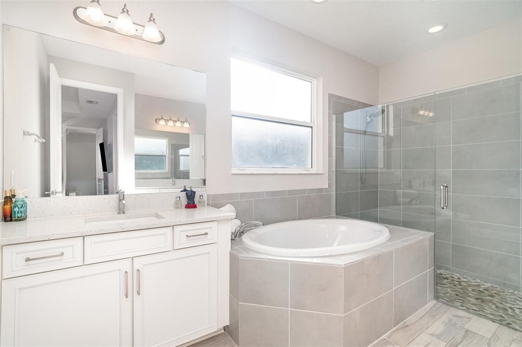 For Sale: $549,900 (4 beds, 3 baths, 2139 Square Feet)