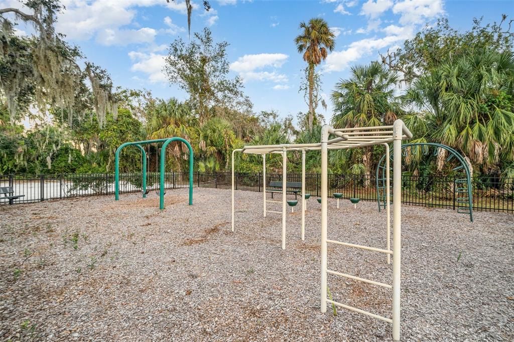 For Sale: $549,900 (4 beds, 3 baths, 2139 Square Feet)