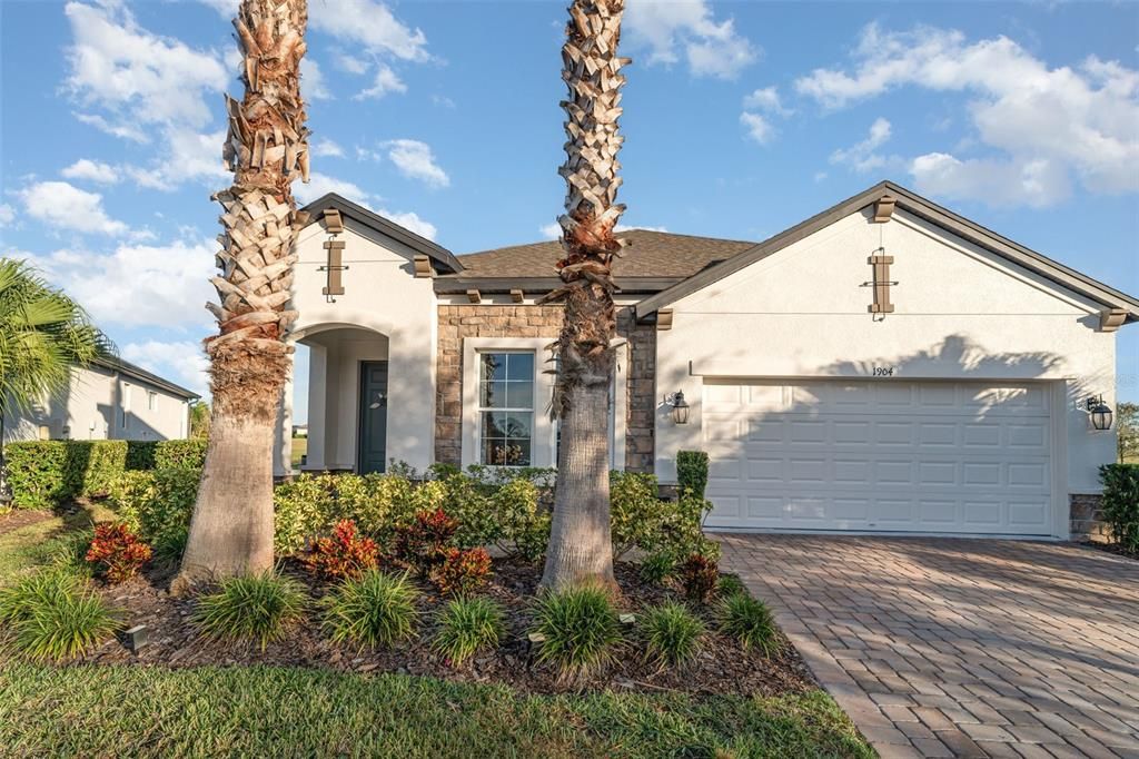 For Sale: $549,900 (4 beds, 3 baths, 2139 Square Feet)