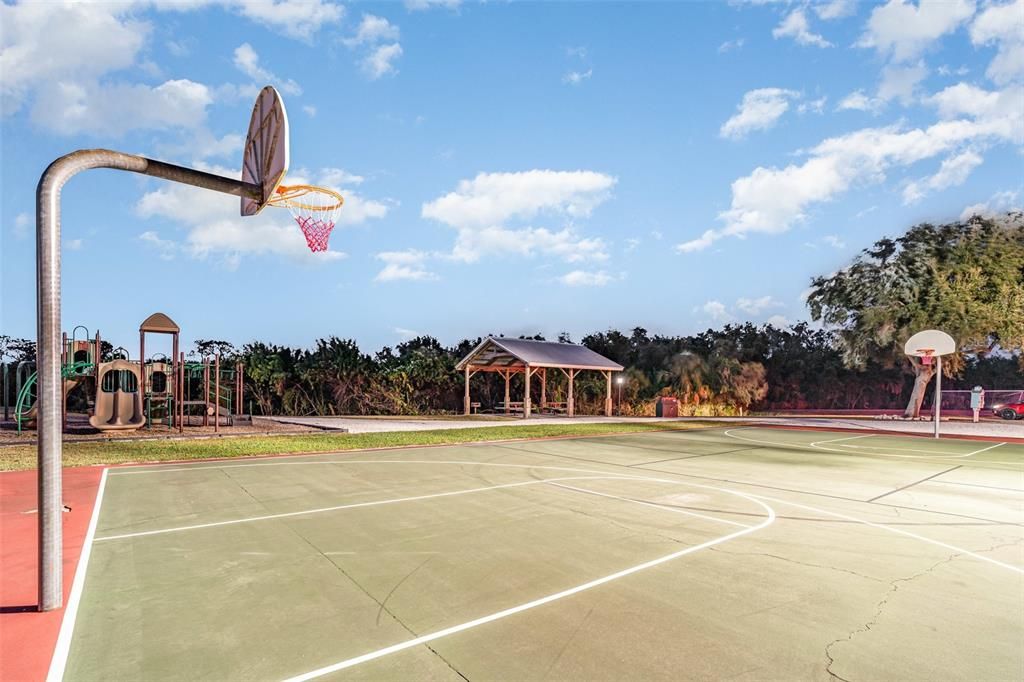 For Sale: $549,900 (4 beds, 3 baths, 2139 Square Feet)