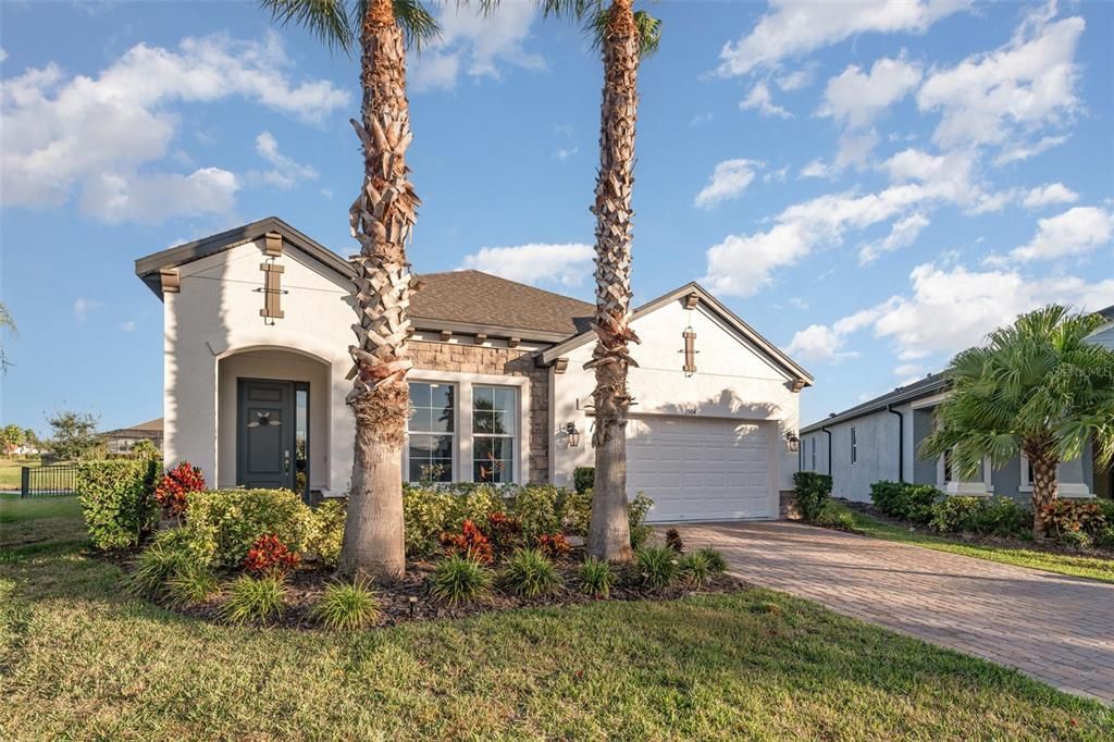 For Sale: $549,900 (4 beds, 3 baths, 2139 Square Feet)