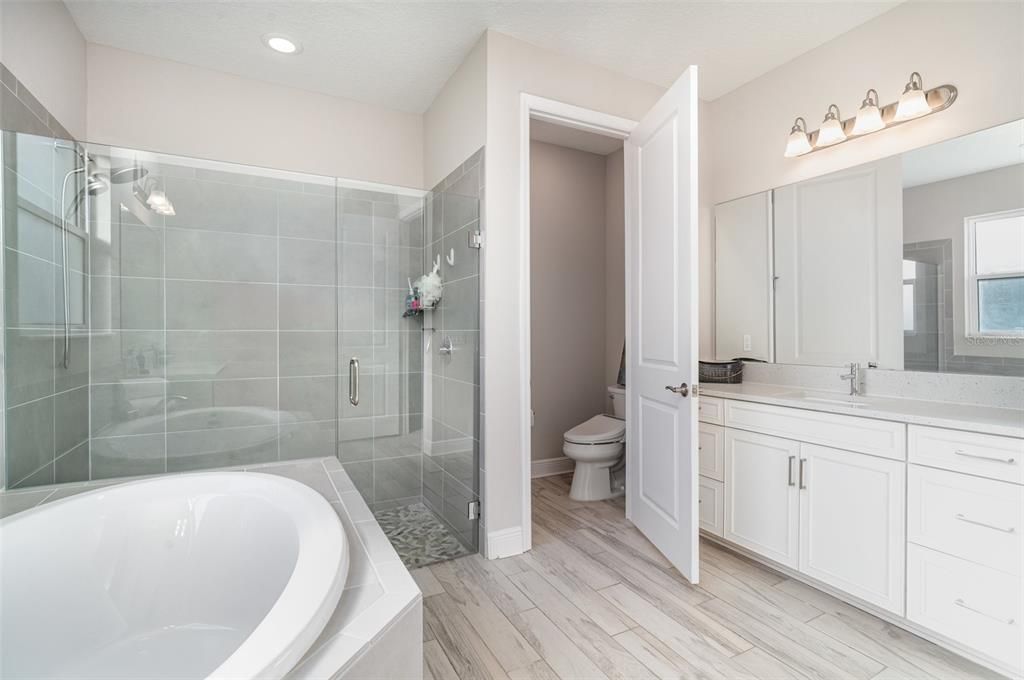 For Sale: $549,900 (4 beds, 3 baths, 2139 Square Feet)