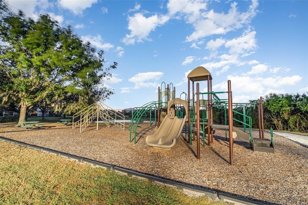 For Sale: $549,900 (4 beds, 3 baths, 2139 Square Feet)