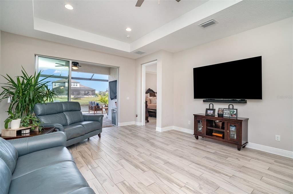 For Sale: $549,900 (4 beds, 3 baths, 2139 Square Feet)