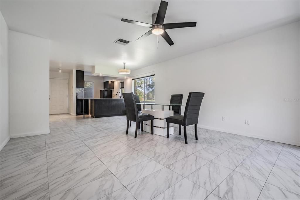 For Sale: $184,000 (1 beds, 1 baths, 825 Square Feet)