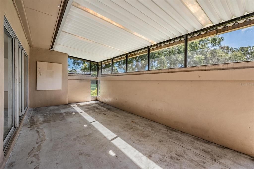 For Sale: $184,000 (1 beds, 1 baths, 825 Square Feet)