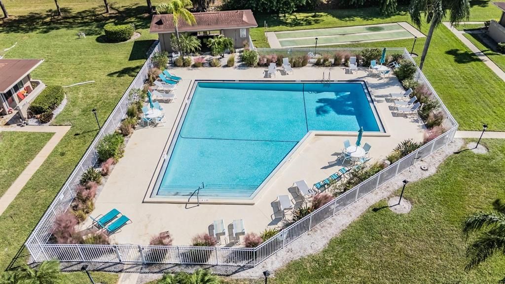 For Sale: $184,000 (1 beds, 1 baths, 825 Square Feet)