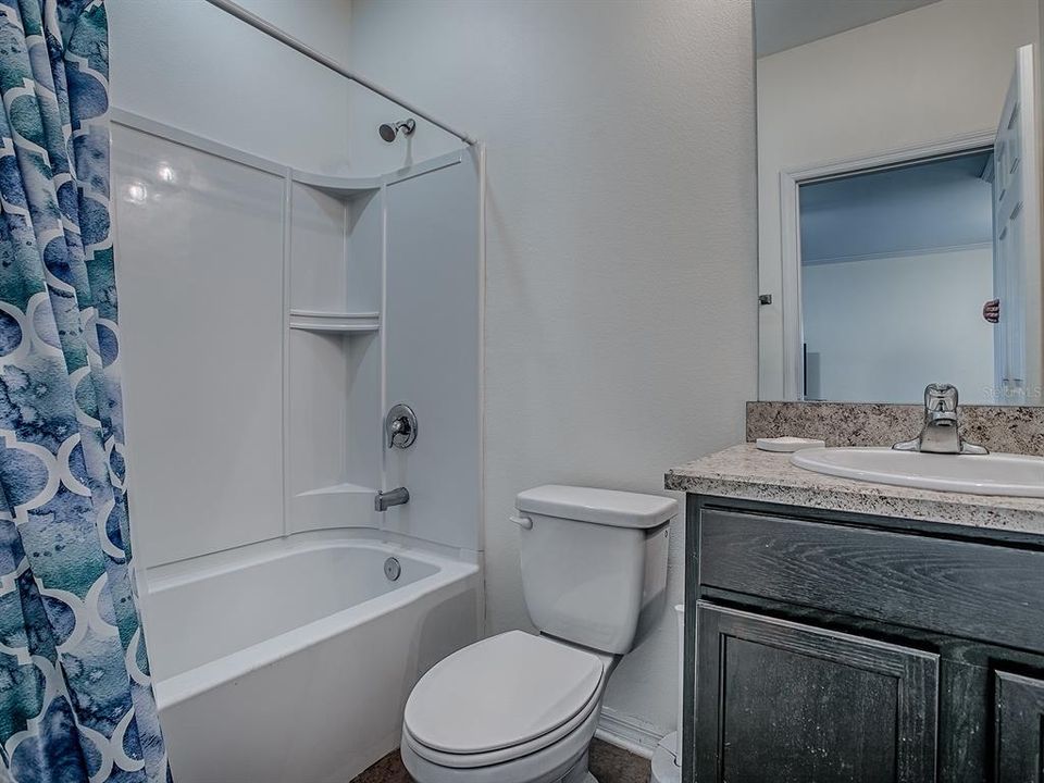 For Sale: $285,000 (3 beds, 2 baths, 1241 Square Feet)