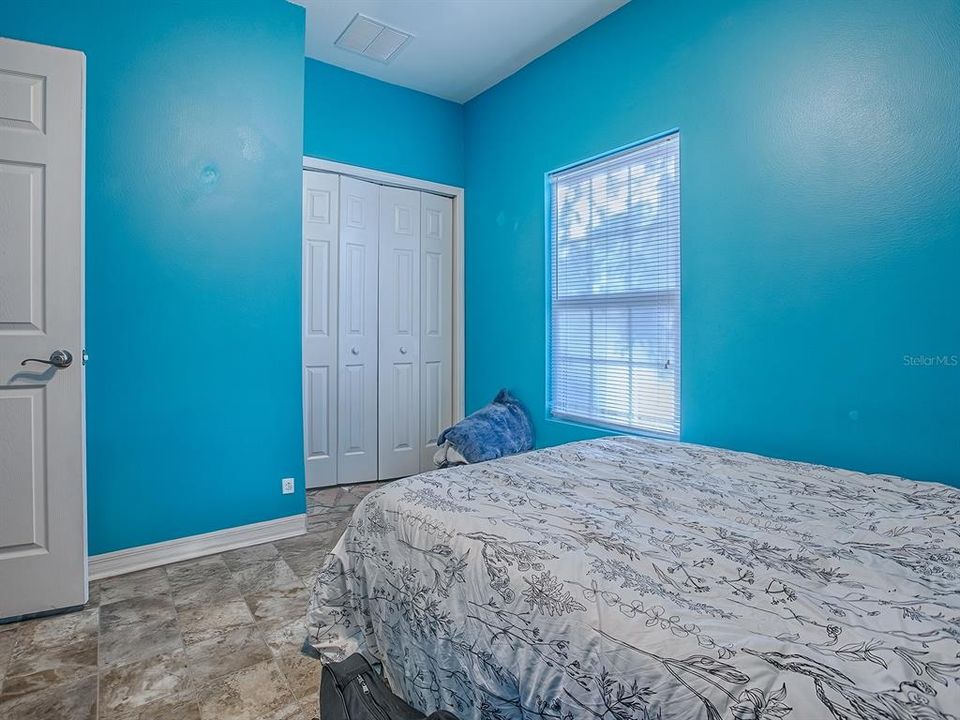 For Sale: $285,000 (3 beds, 2 baths, 1241 Square Feet)