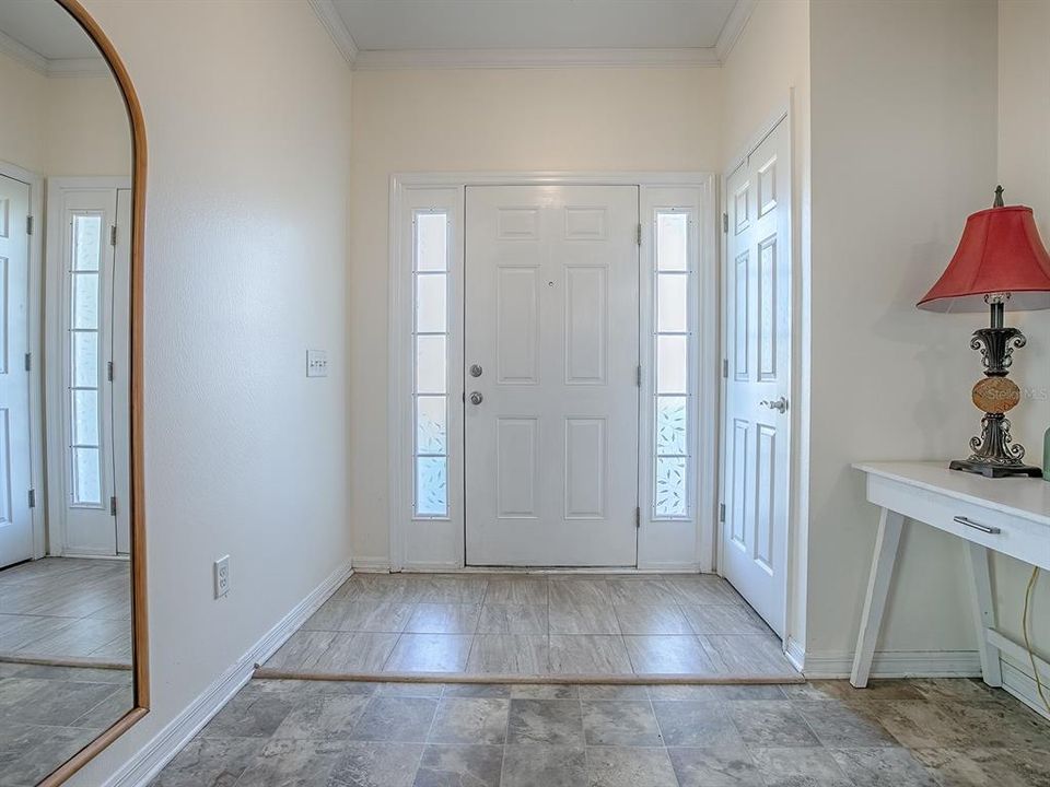 For Sale: $285,000 (3 beds, 2 baths, 1241 Square Feet)