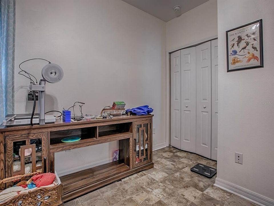 For Sale: $285,000 (3 beds, 2 baths, 1241 Square Feet)