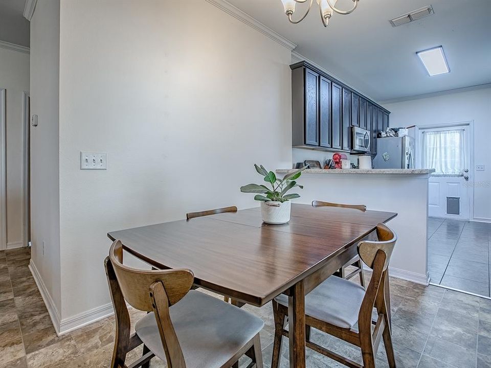 For Sale: $285,000 (3 beds, 2 baths, 1241 Square Feet)