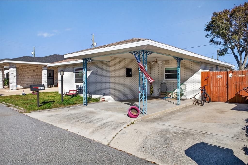 待售: $199,000 (2 贝兹, 2 浴室, 979 平方英尺)