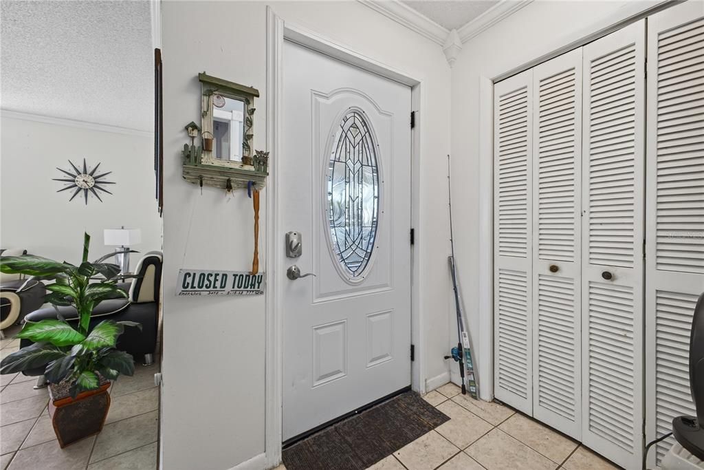 待售: $199,000 (2 贝兹, 2 浴室, 979 平方英尺)