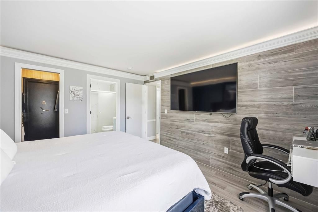 待售: $230,000 (2 贝兹, 2 浴室, 964 平方英尺)