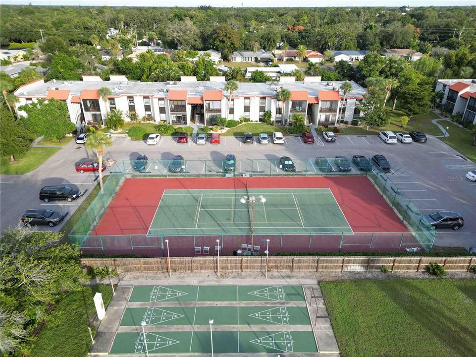 待售: $230,000 (2 贝兹, 2 浴室, 964 平方英尺)