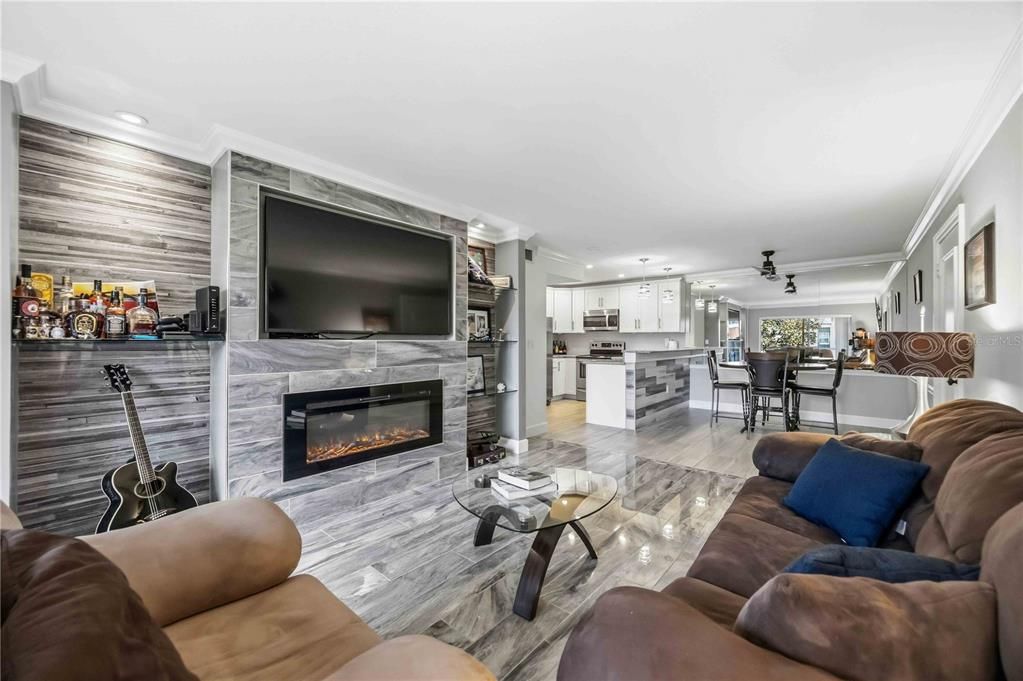 待售: $230,000 (2 贝兹, 2 浴室, 964 平方英尺)