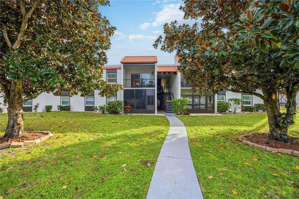 待售: $230,000 (2 贝兹, 2 浴室, 964 平方英尺)