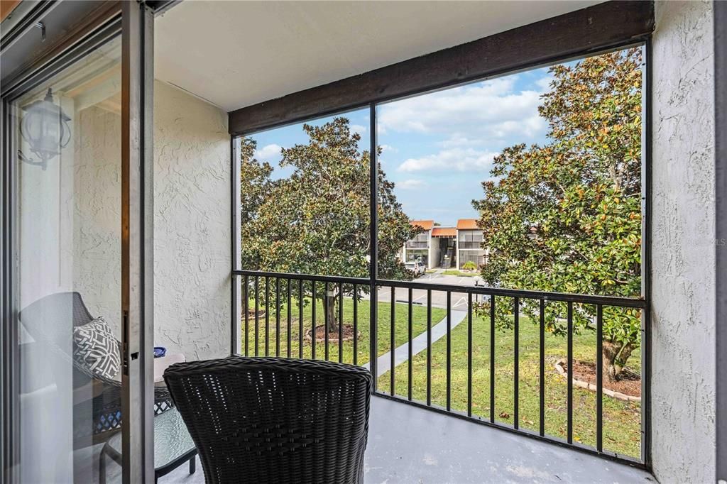 待售: $230,000 (2 贝兹, 2 浴室, 964 平方英尺)