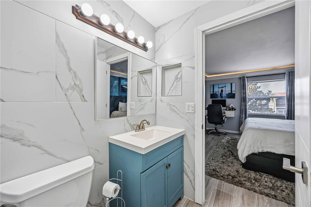 待售: $230,000 (2 贝兹, 2 浴室, 964 平方英尺)