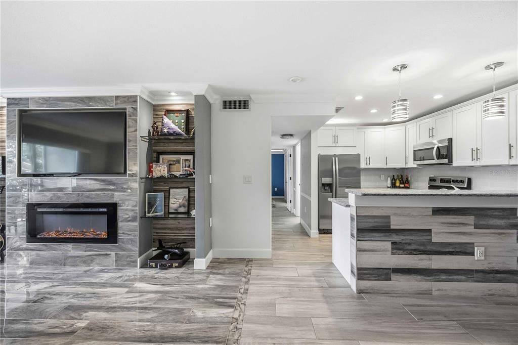 待售: $230,000 (2 贝兹, 2 浴室, 964 平方英尺)