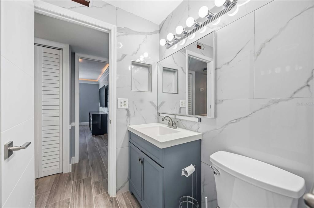 待售: $230,000 (2 贝兹, 2 浴室, 964 平方英尺)