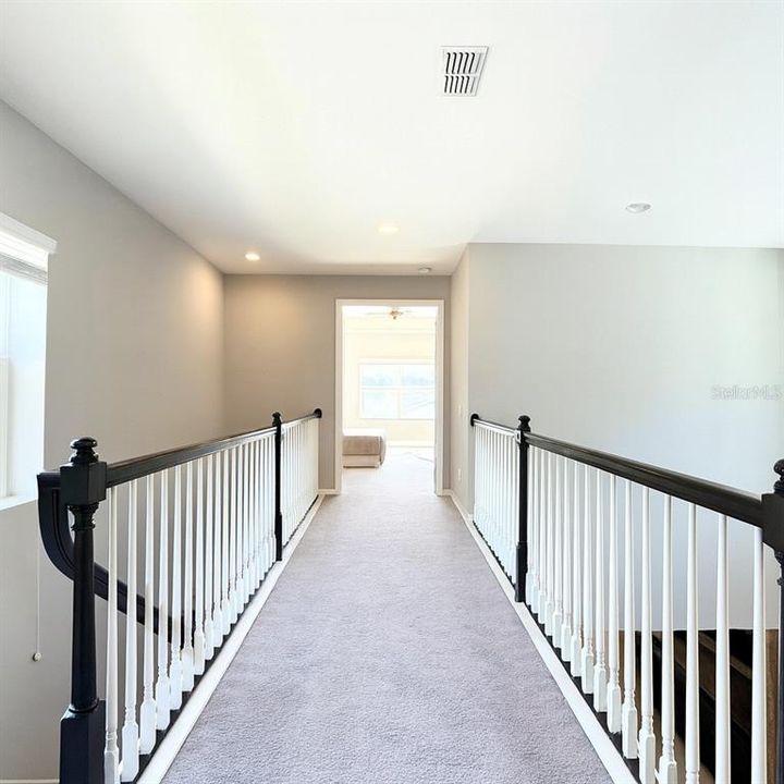 Под контрактом: $584,800 (4 спален, 2 ванн, 2292 Квадратных фут)