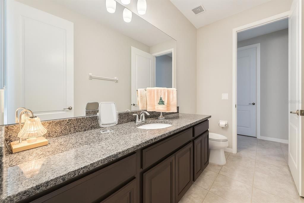 Под контрактом: $584,800 (4 спален, 2 ванн, 2292 Квадратных фут)