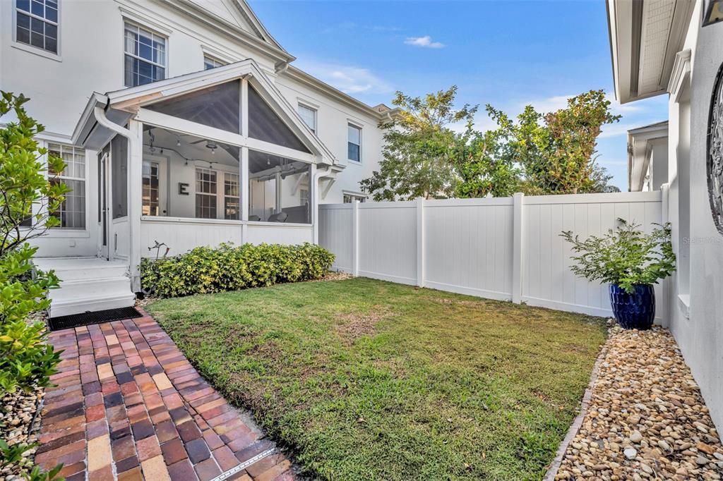 待售: $650,000 (2 贝兹, 2 浴室, 2070 平方英尺)