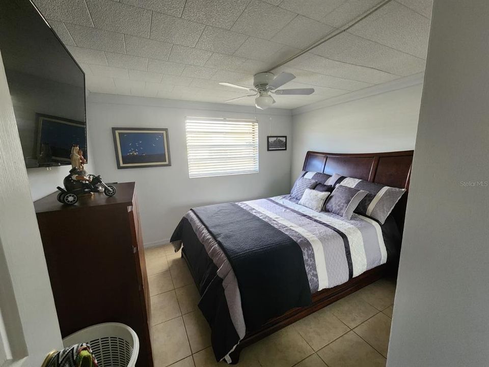 合同活跃: $480,000 (3 贝兹, 2 浴室, 2084 平方英尺)