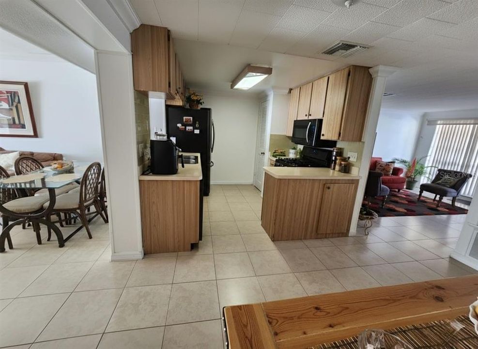 合同活跃: $480,000 (3 贝兹, 2 浴室, 2084 平方英尺)