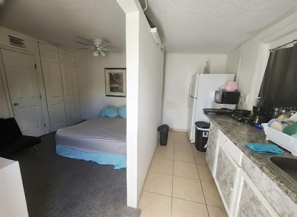 合同活跃: $480,000 (3 贝兹, 2 浴室, 2084 平方英尺)