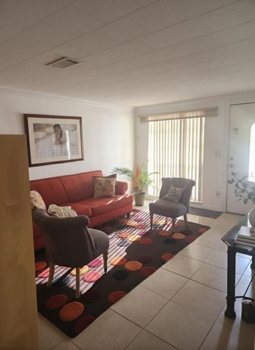 合同活跃: $480,000 (3 贝兹, 2 浴室, 2084 平方英尺)