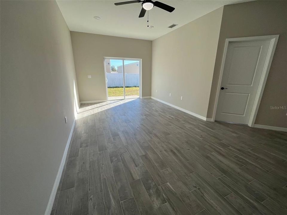 出租: $1,650 (3 贝兹, 2 浴室, 1350 平方英尺)