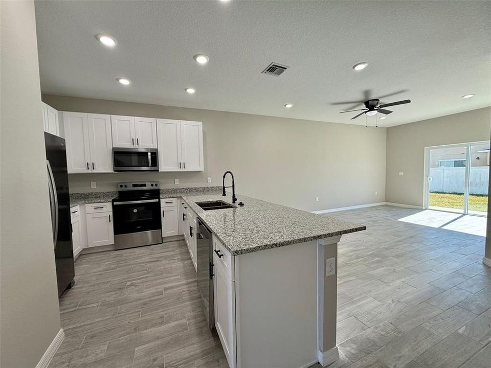 出租: $1,650 (3 贝兹, 2 浴室, 1350 平方英尺)