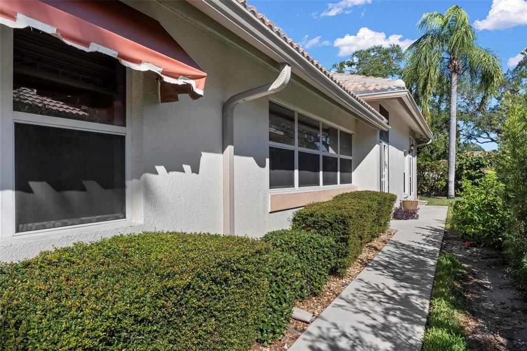 For Sale: $379,000 (2 beds, 2 baths, 1767 Square Feet)